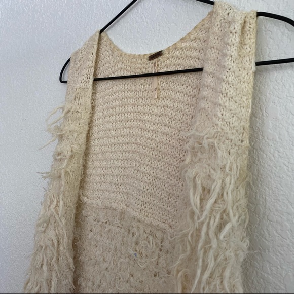 FREE PEOPLE Women’s XS Cream Sleeveless Crotchet Long Vest - Picture 4 of 7
